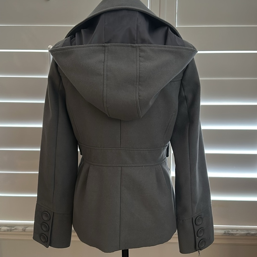 Gray Coat - Picture 3 of 6